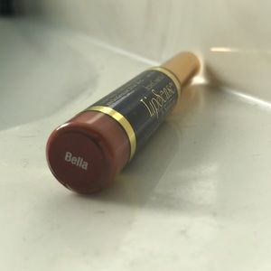Bella Lipsense